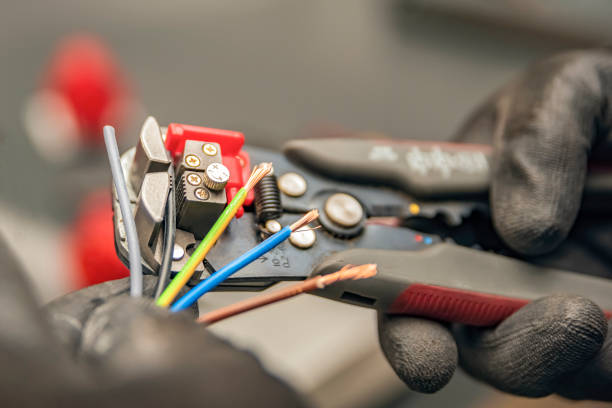 Best Circuit Breaker Repair  in Burien, WA